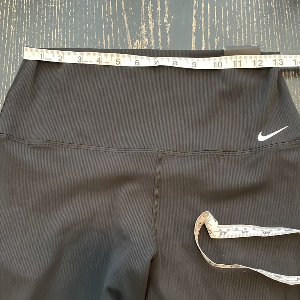 NWT Nike yoga leggings with tie detail in black - Picture 12 of 16